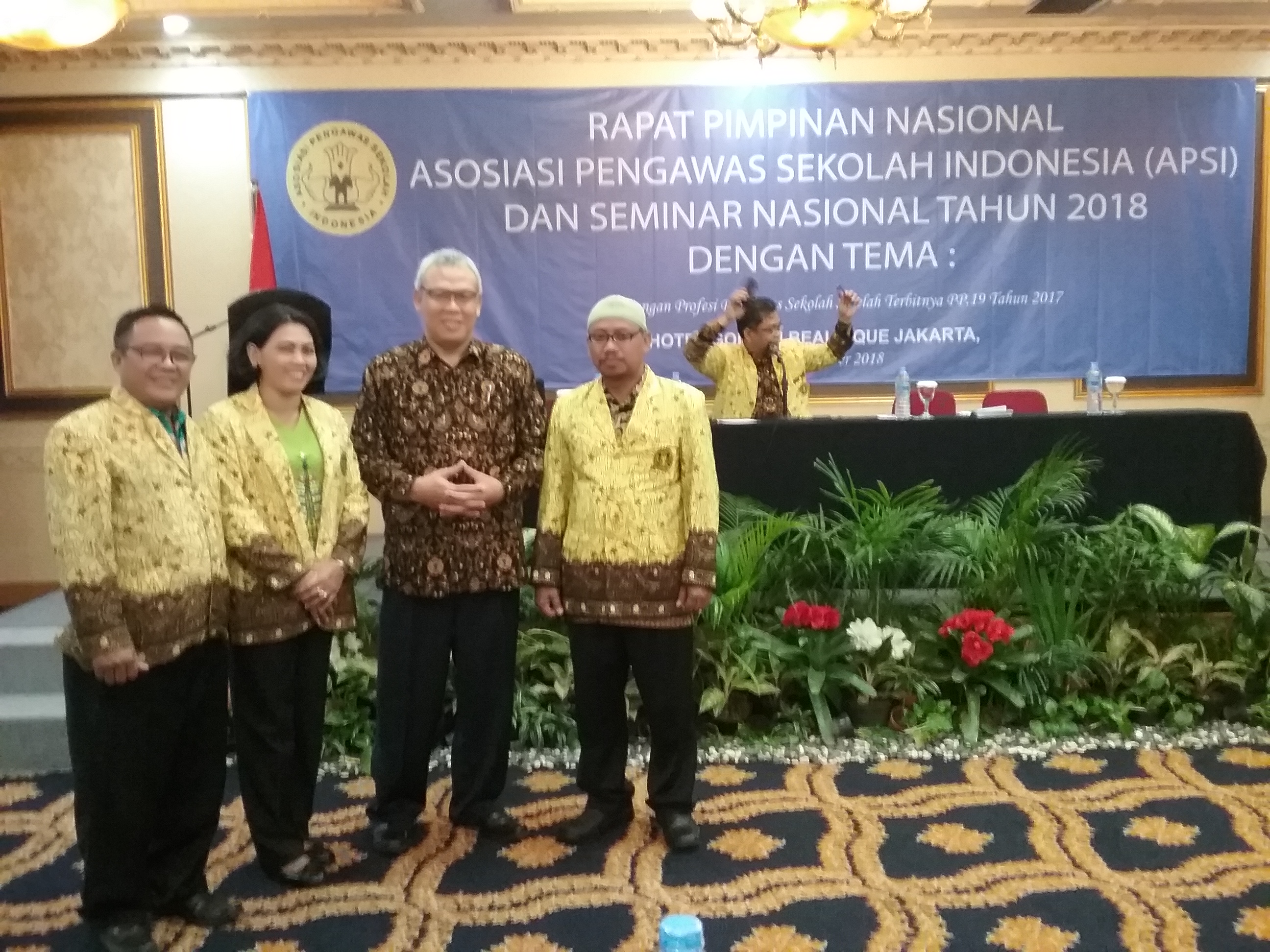 Foto bersama Ketua APSI Pusat (DR. Agus Sukoco, MM)